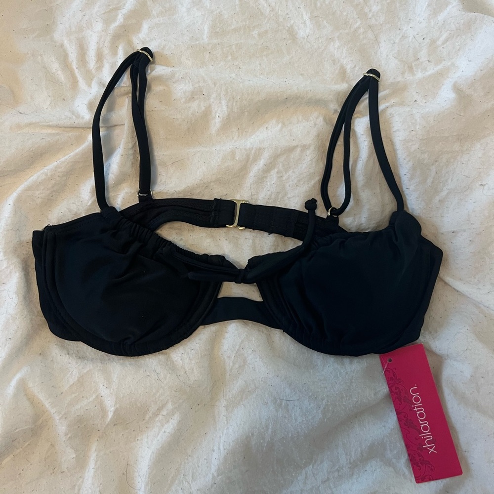 Black bikini top size size small (0-2)